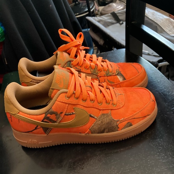 Mens gently worn sz 8 Realtree Orange camouflage Nike Air Force 1 like new! Nice main image 8